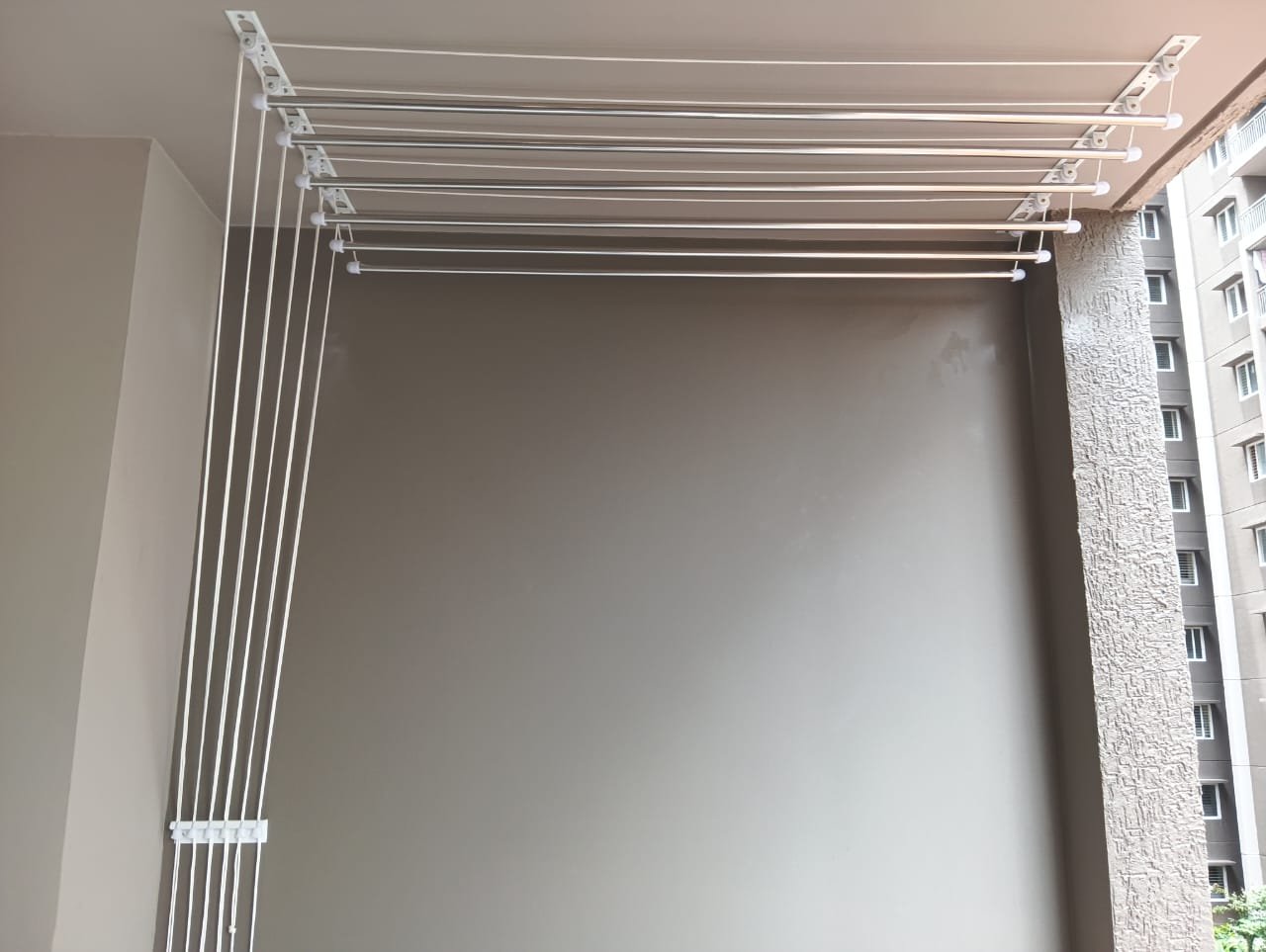 Ceiling cloth hanger installation